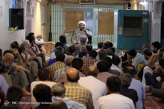 حال و هوای لحظه افطار در زندان وکیل آباد مشهد + تصاویر